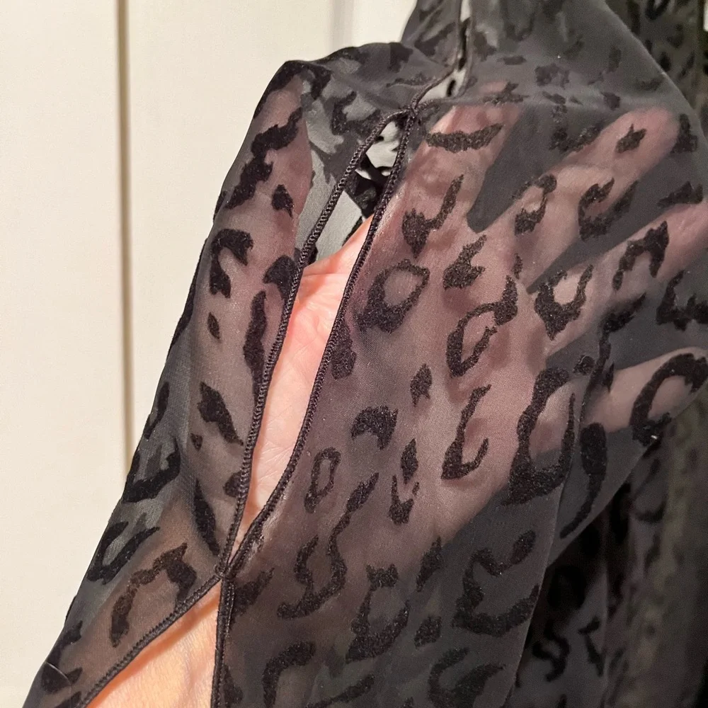 Danial Miexel Sheer & burnt velvet cheetah print lightweight cardigan - Picture 2 of 4
